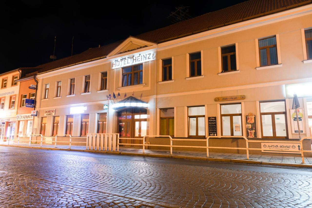 Romanticky Wellness Suite Hotel Heinz Dobris Exterior foto